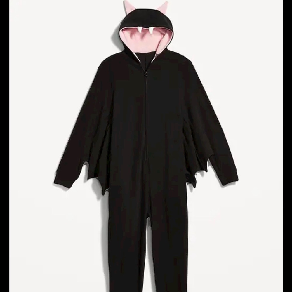 Old Navy Men’s Small Bat Onesie.